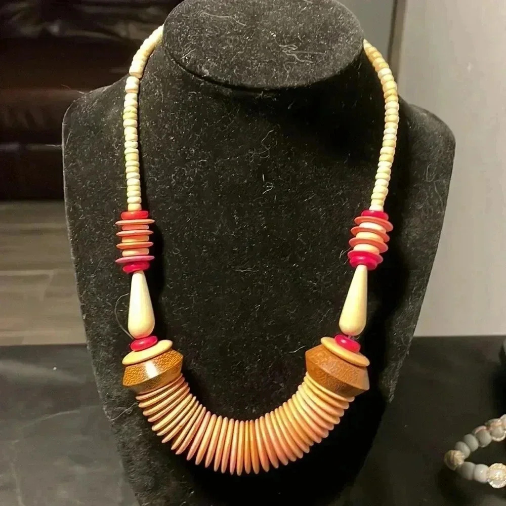 Vintage to new necklace lot 6 - Picture 4 of 8